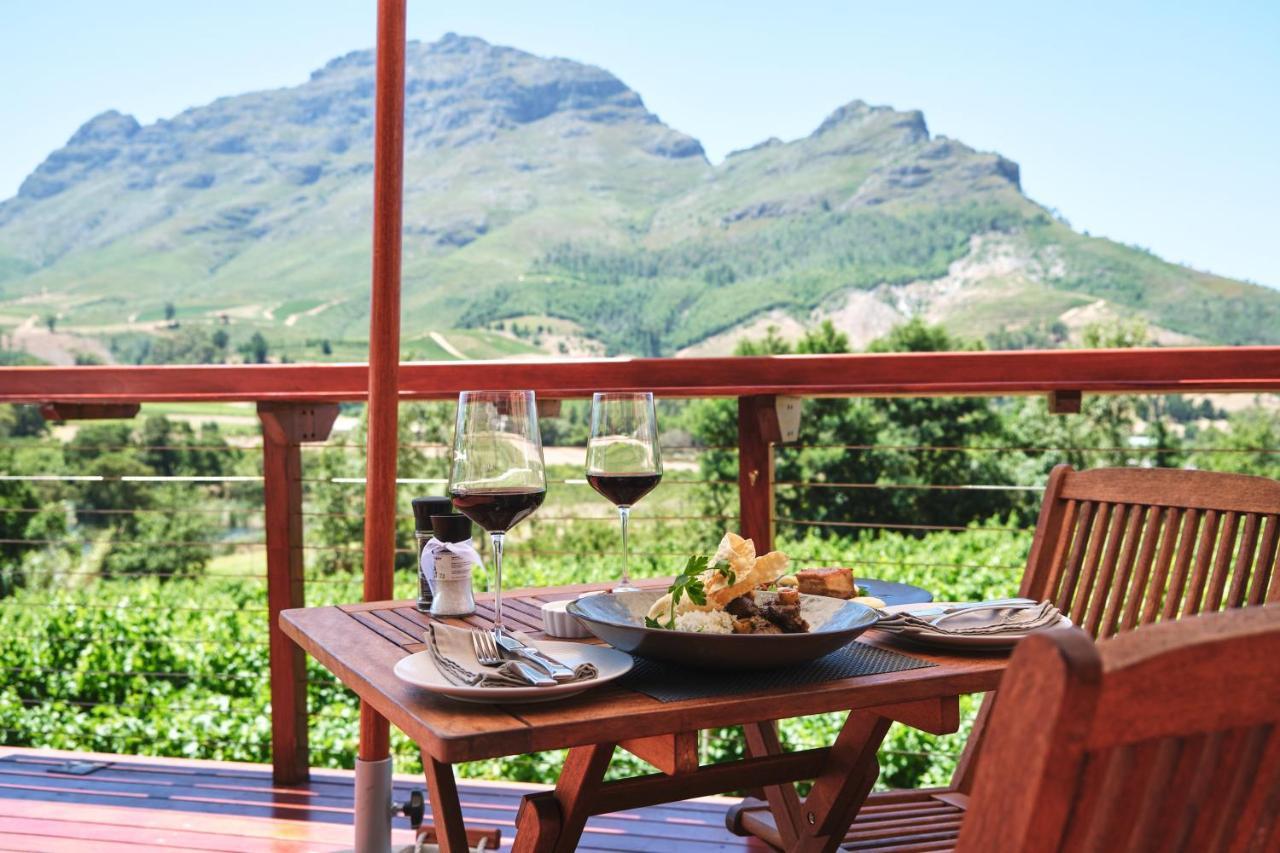 Alluvia Boutique Winery & Luxury Accommodation Стеленбош Екстериор снимка Wine tasting at a South African winery