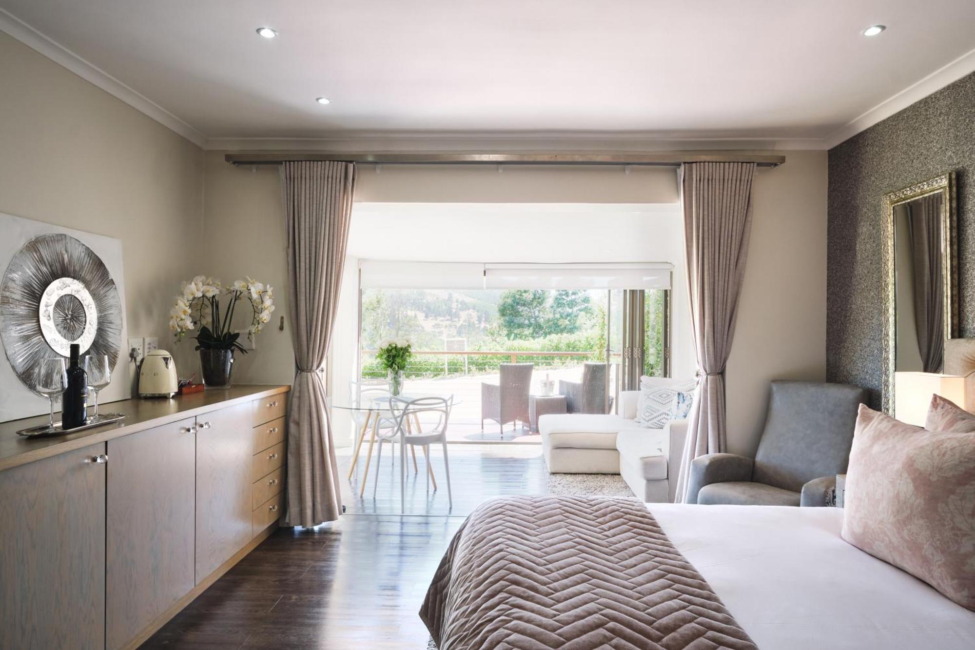 Alluvia Boutique Winery & Luxury Accommodation Стеленбош Стая снимка A room at the Cape Grace