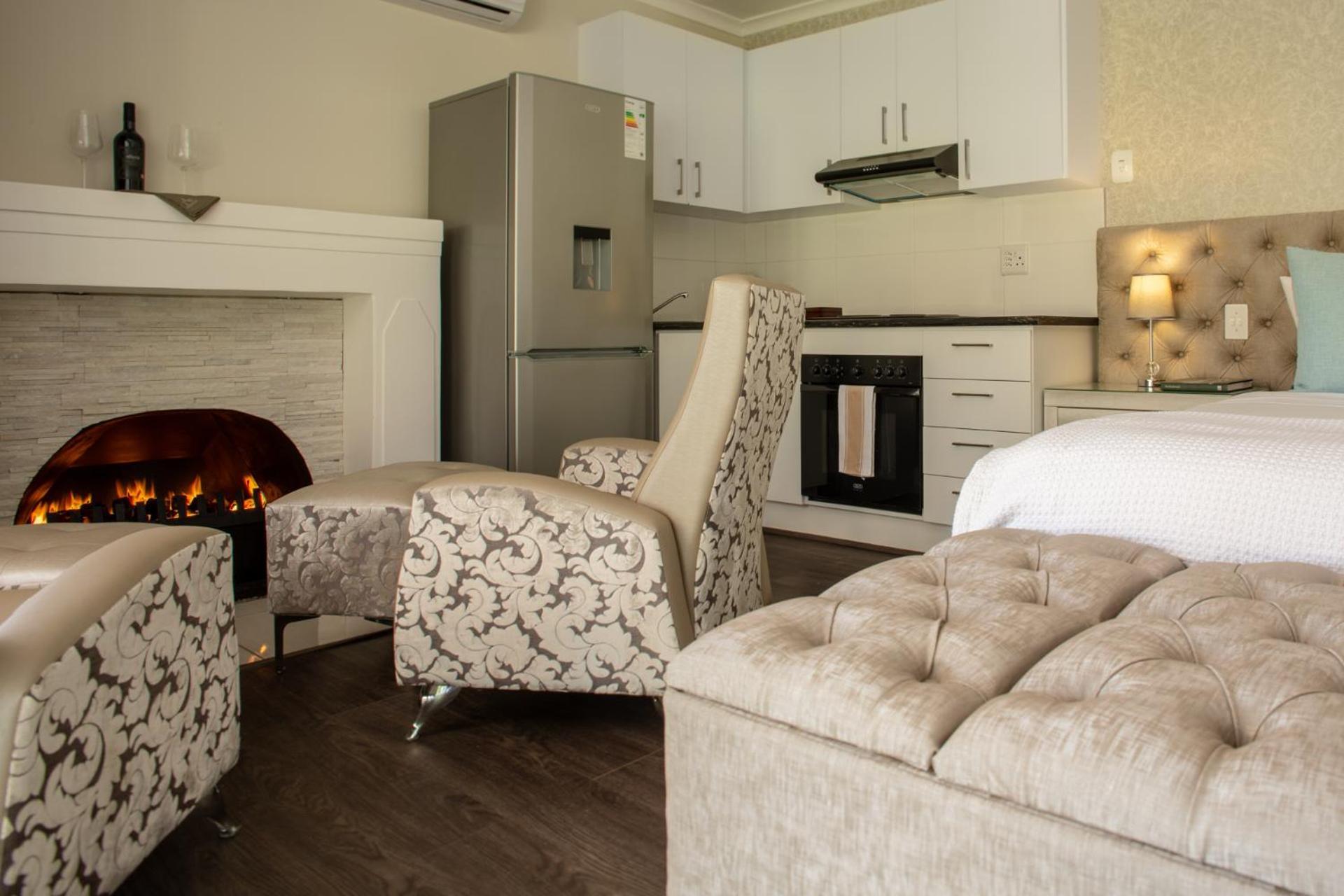 Alluvia Boutique Winery & Luxury Accommodation Стеленбош Стая снимка A suite at the Cape Heritage